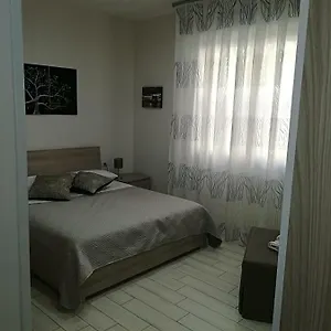 La Casa Di Donatella Affittacamere Napoli